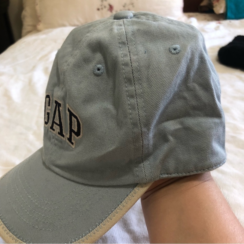 🔴Gap sky blue and white and dark blue logo boys hat size small - Picture 3 of 10
